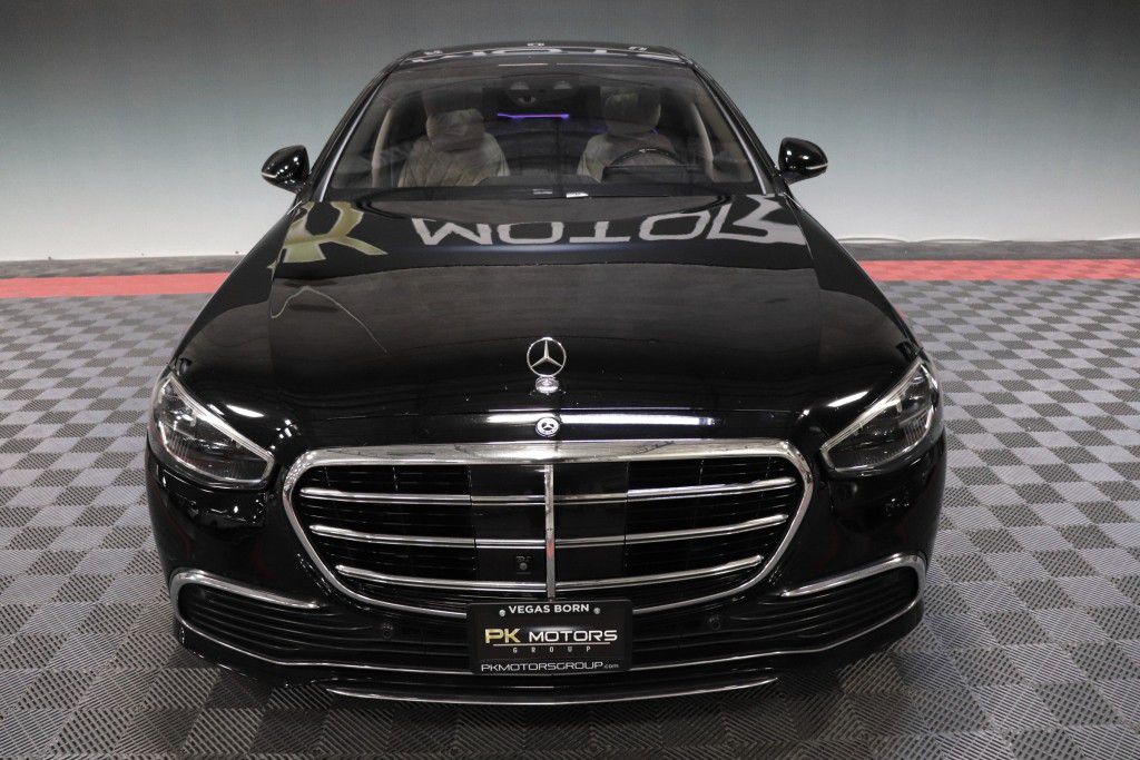 Photo 12 of this MERCEDES-BENZ S580 4MATIC