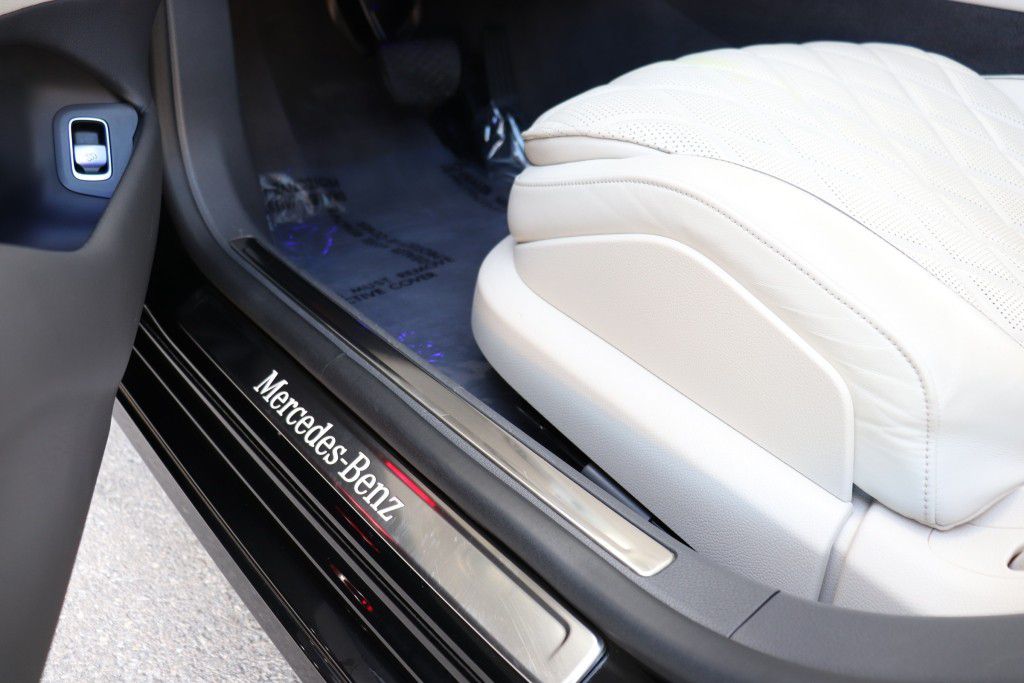 Photo 17 of this MERCEDES-BENZ S580 4MATIC