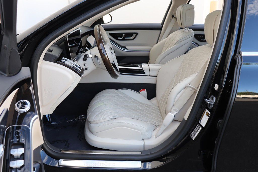 Photo 18 of this MERCEDES-BENZ S580 4MATIC