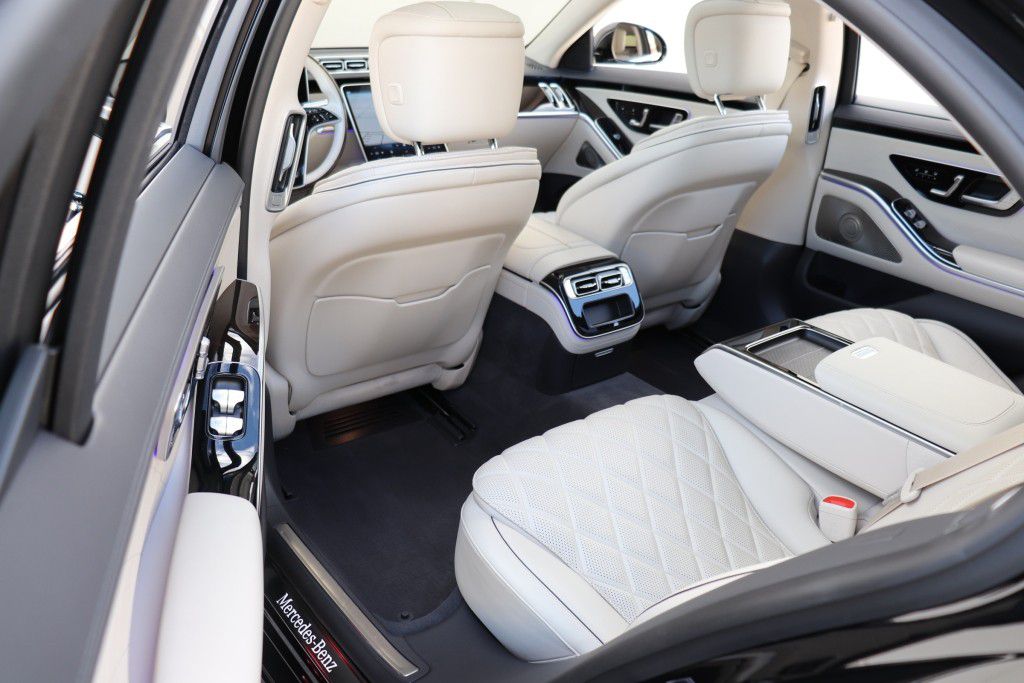 Photo 20 of this MERCEDES-BENZ S580 4MATIC