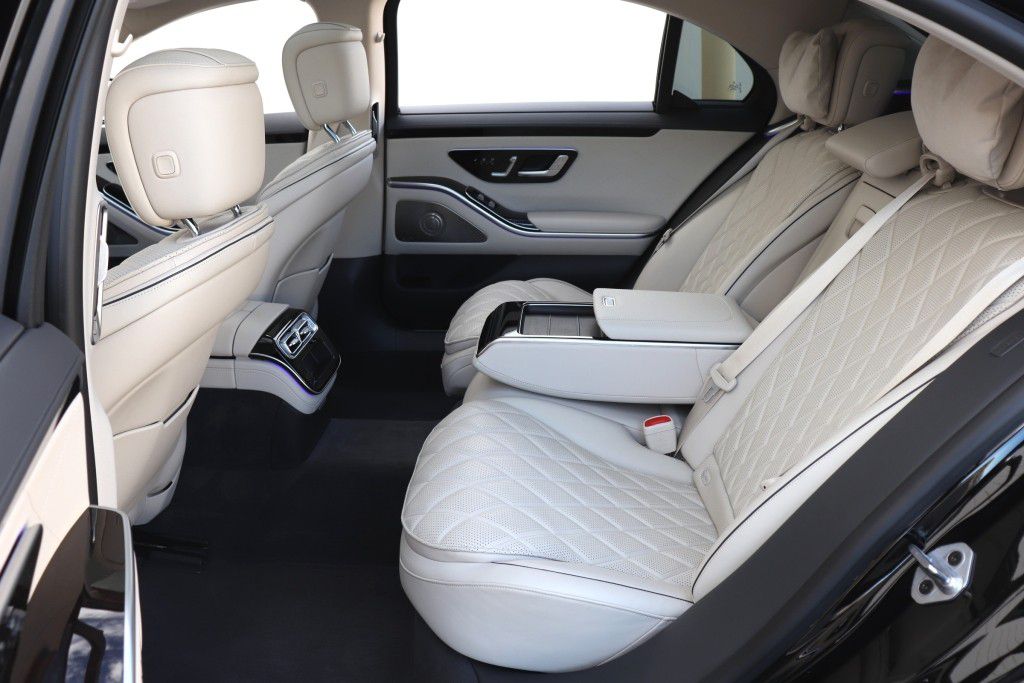 Photo 21 of this MERCEDES-BENZ S580 4MATIC