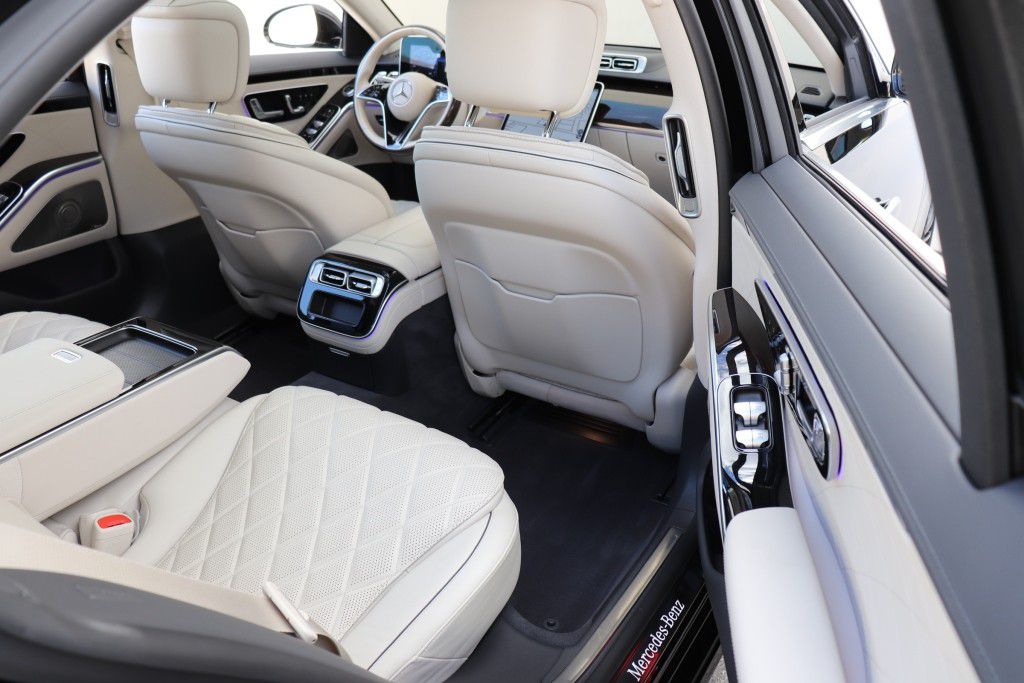 Photo 28 of this MERCEDES-BENZ S580 4MATIC