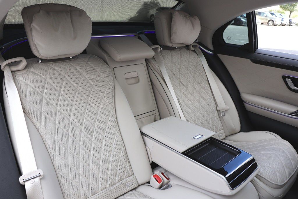 Photo 30 of this MERCEDES-BENZ S580 4MATIC