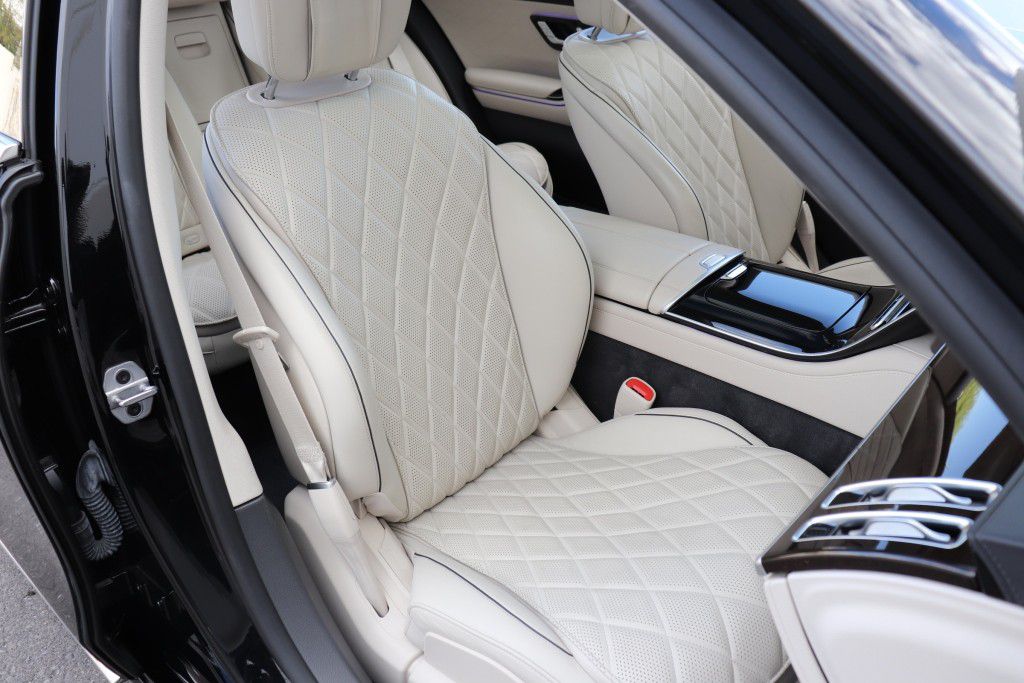 Photo 34 of this MERCEDES-BENZ S580 4MATIC
