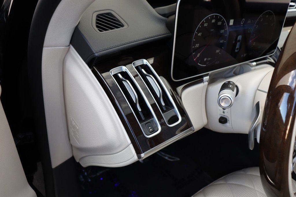Photo 40 of this MERCEDES-BENZ S580 4MATIC