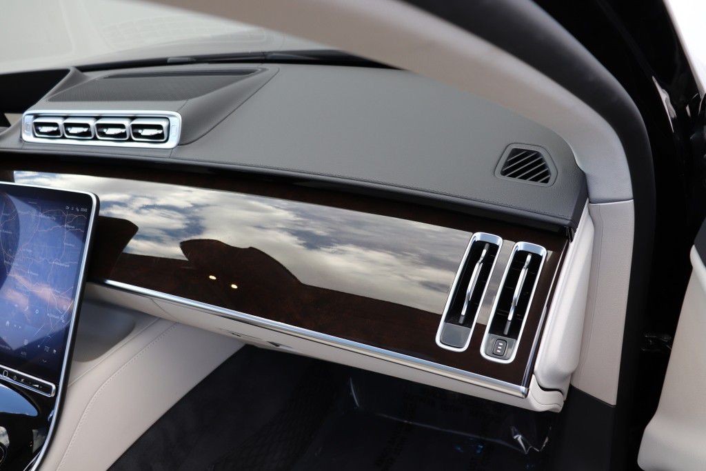 Photo 54 of this MERCEDES-BENZ S580 4MATIC