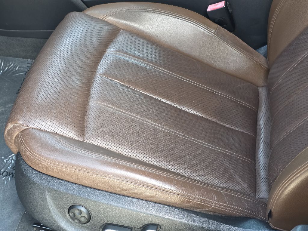 Photo 12 of this AUDI A6