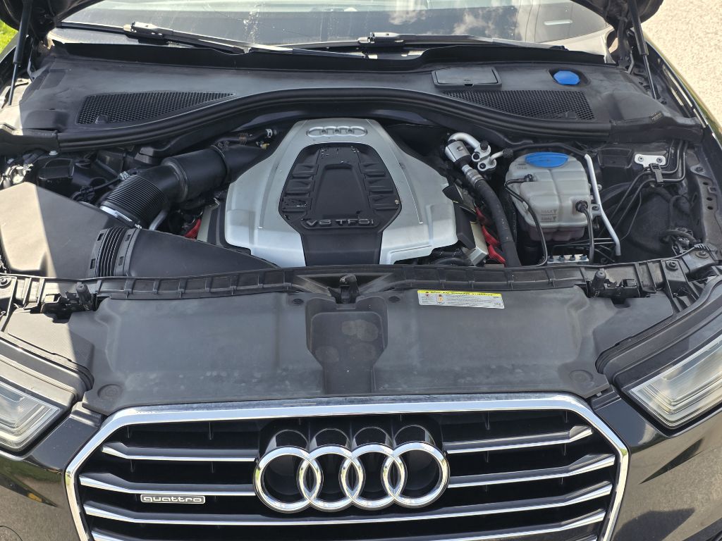 Photo 25 of this AUDI A6