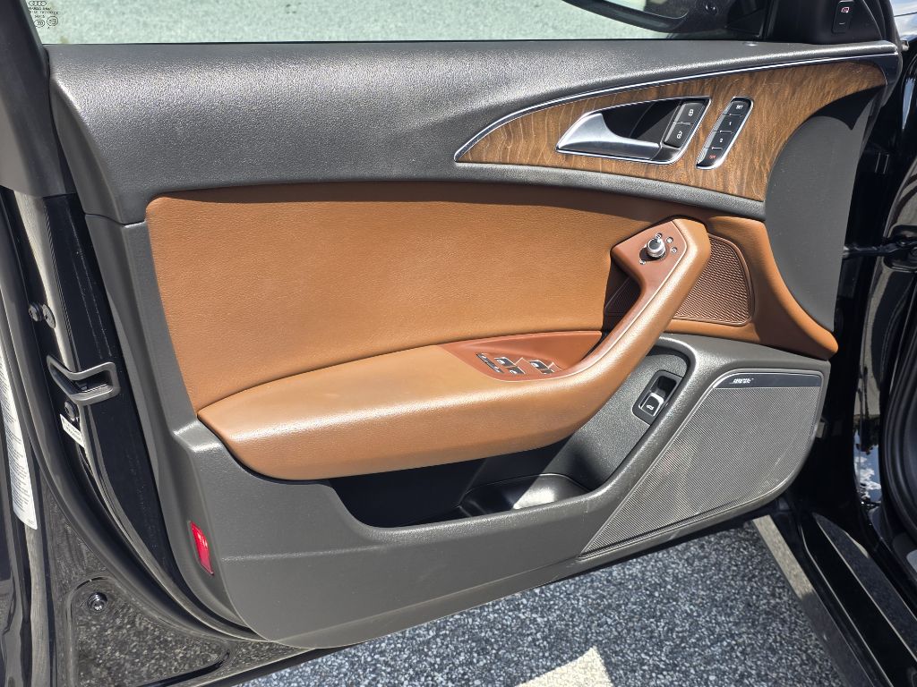 Photo 9 of this AUDI A6