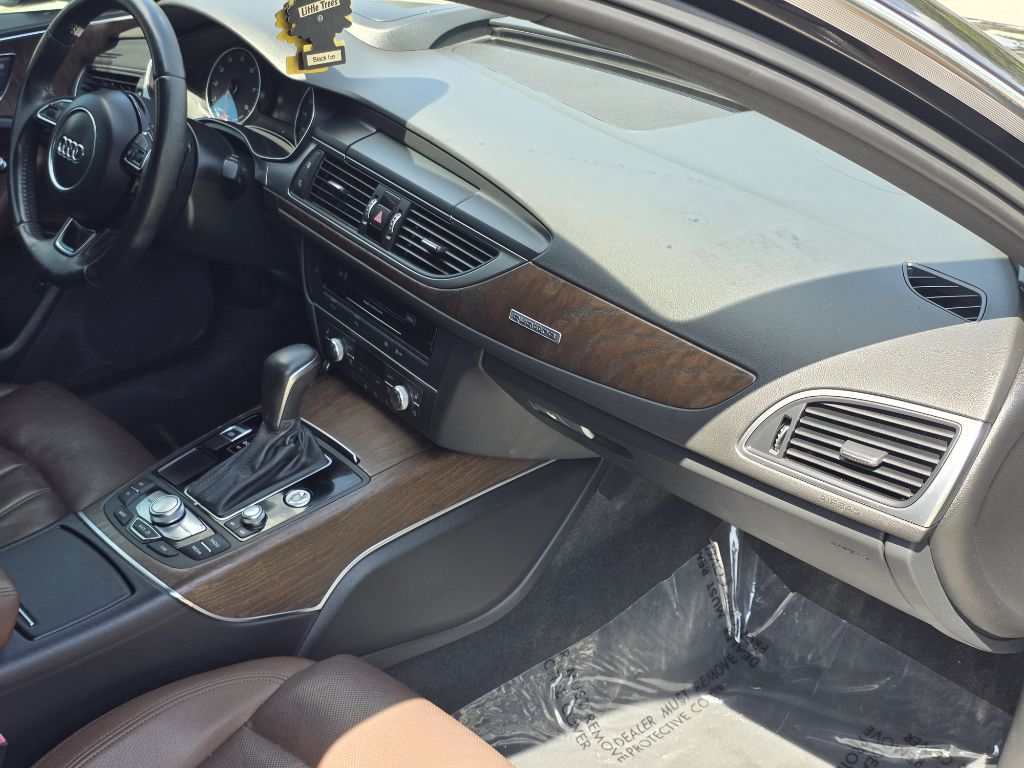 Photo 24 of this AUDI A6