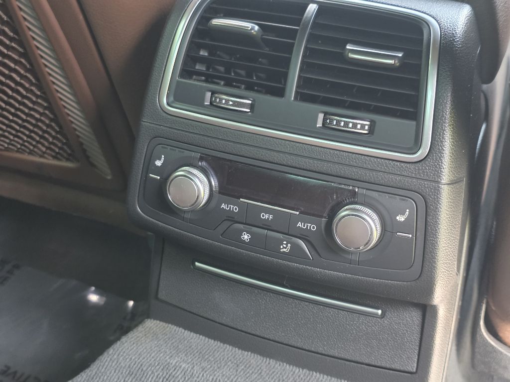 Photo 20 of this AUDI A6