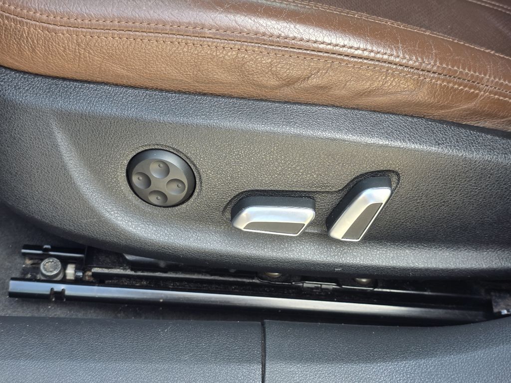 Photo 11 of this AUDI A6