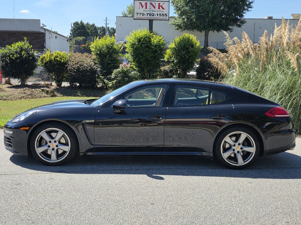 Photo 2 of this PORSCHE PANAMERA