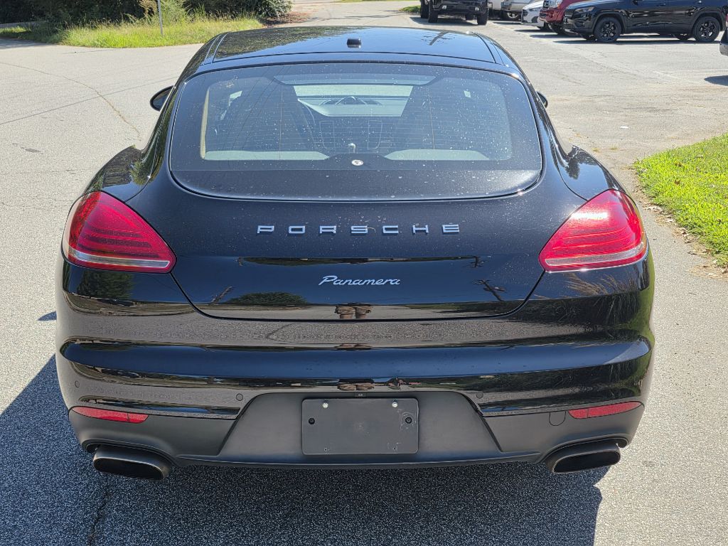 Photo 4 of this PORSCHE PANAMERA
