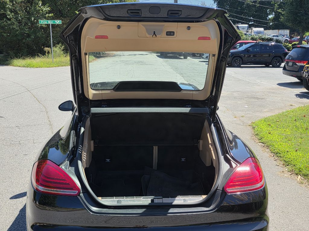 Photo 17 of this PORSCHE PANAMERA