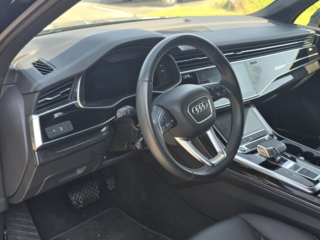 Photo 13 of this AUDI Q7