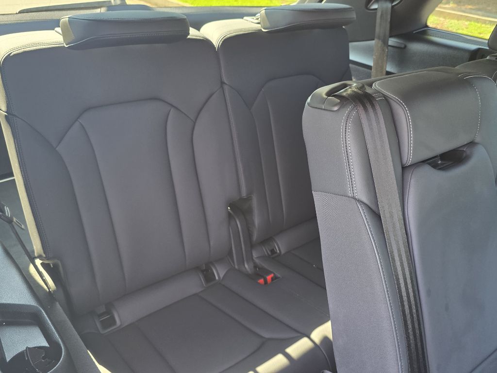 Photo 21 of this AUDI Q7