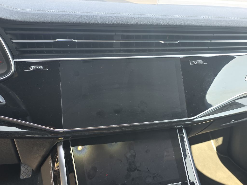 Photo 31 of this AUDI Q7