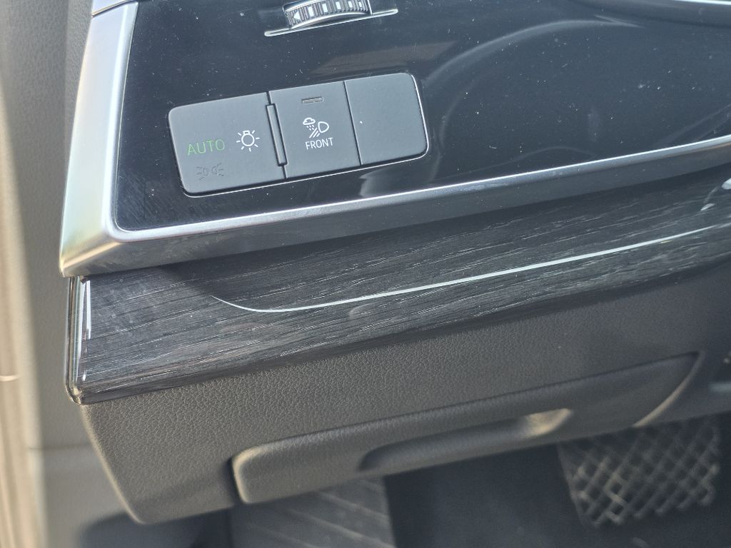 Photo 27 of this AUDI Q7