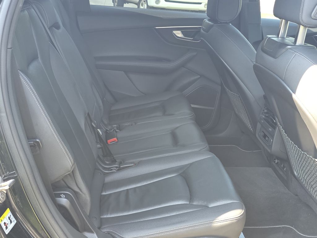 Photo 19 of this AUDI Q7