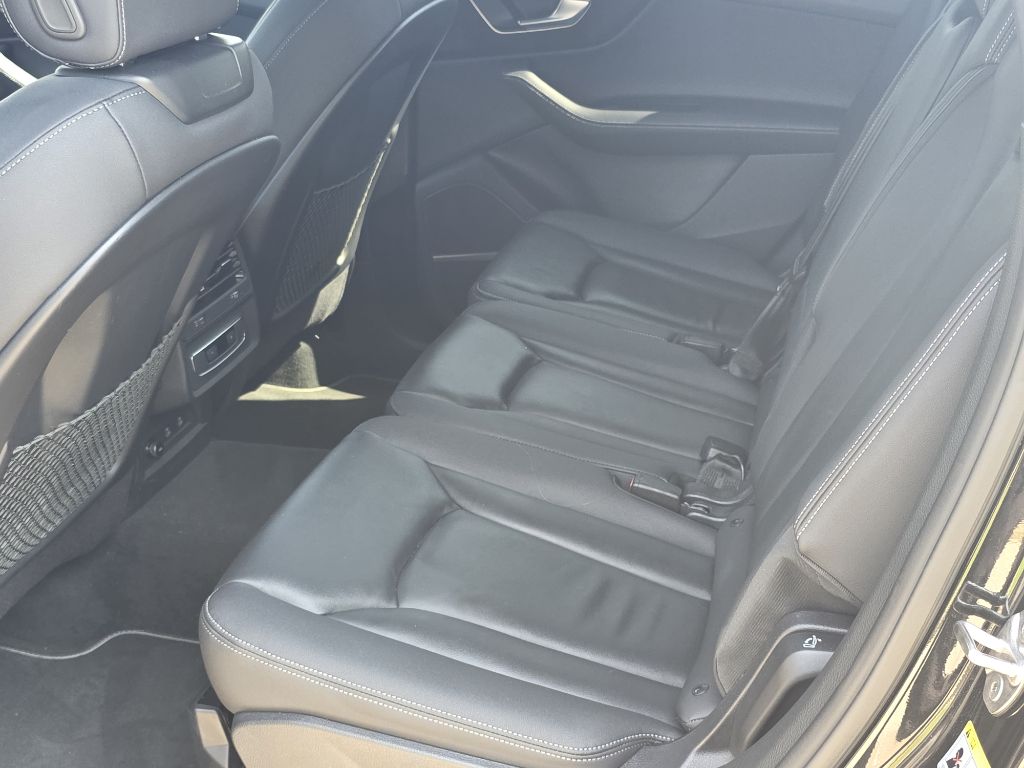 Photo 16 of this AUDI Q7