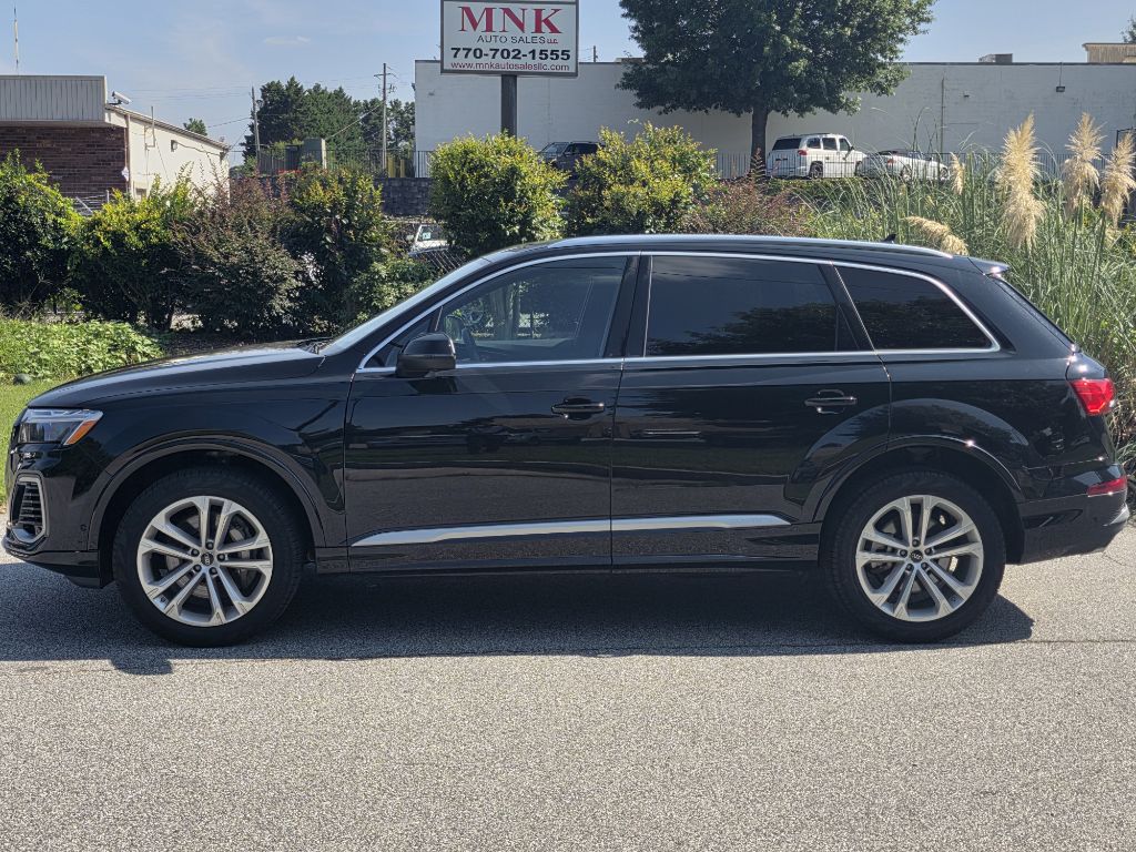 Photo 2 of this AUDI Q7