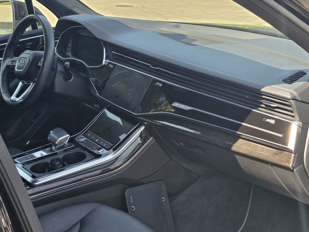 Photo 25 of this AUDI Q7