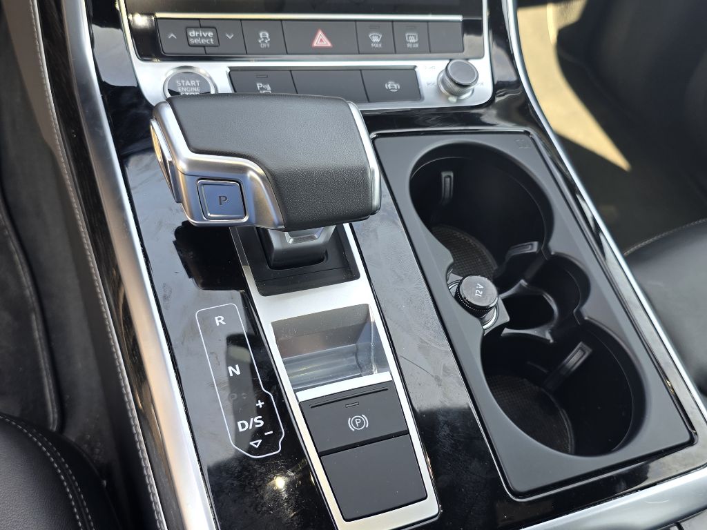 Photo 34 of this AUDI Q7
