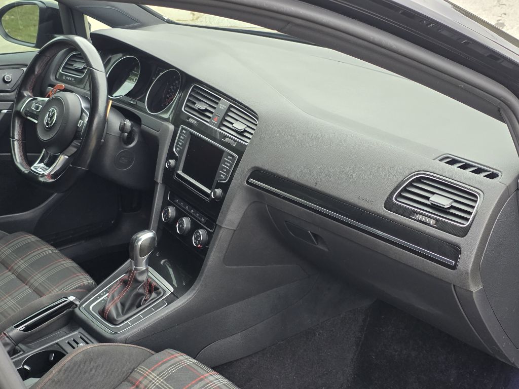 Photo 23 of this VOLKSWAGEN GTI