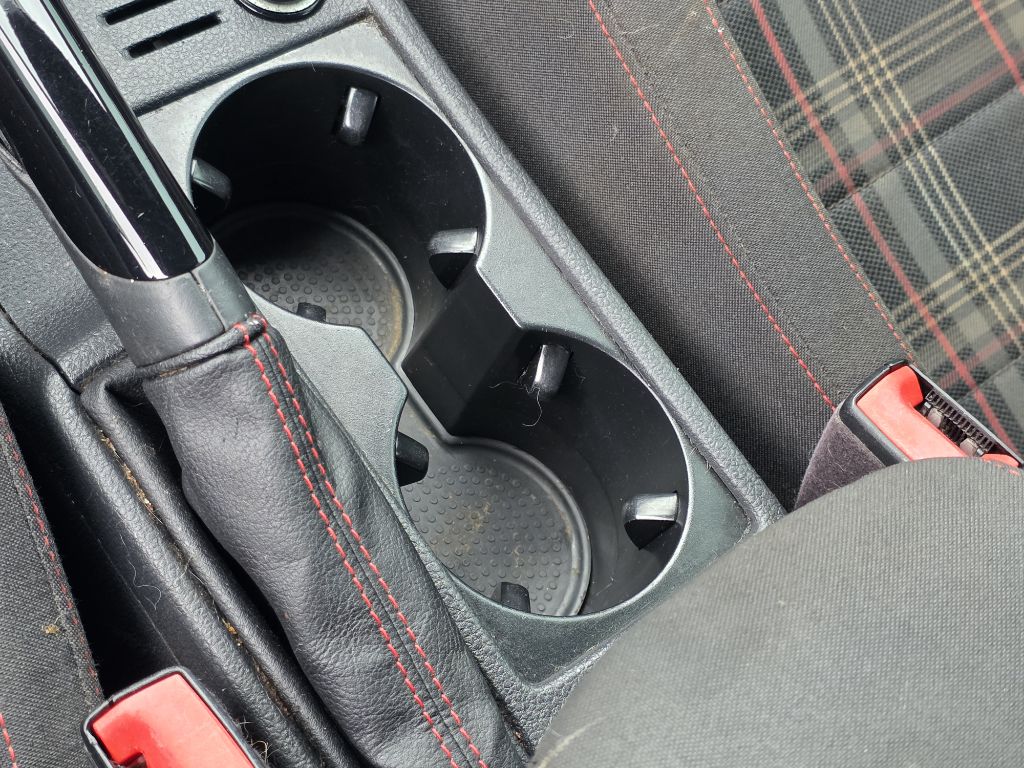 Photo 33 of this VOLKSWAGEN GTI