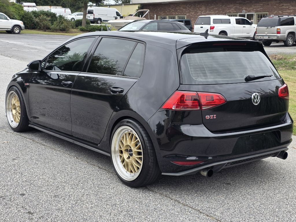 Photo 3 of this VOLKSWAGEN GTI