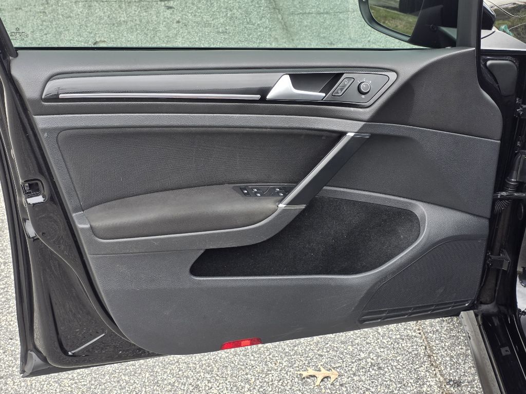 Photo 9 of this VOLKSWAGEN GTI