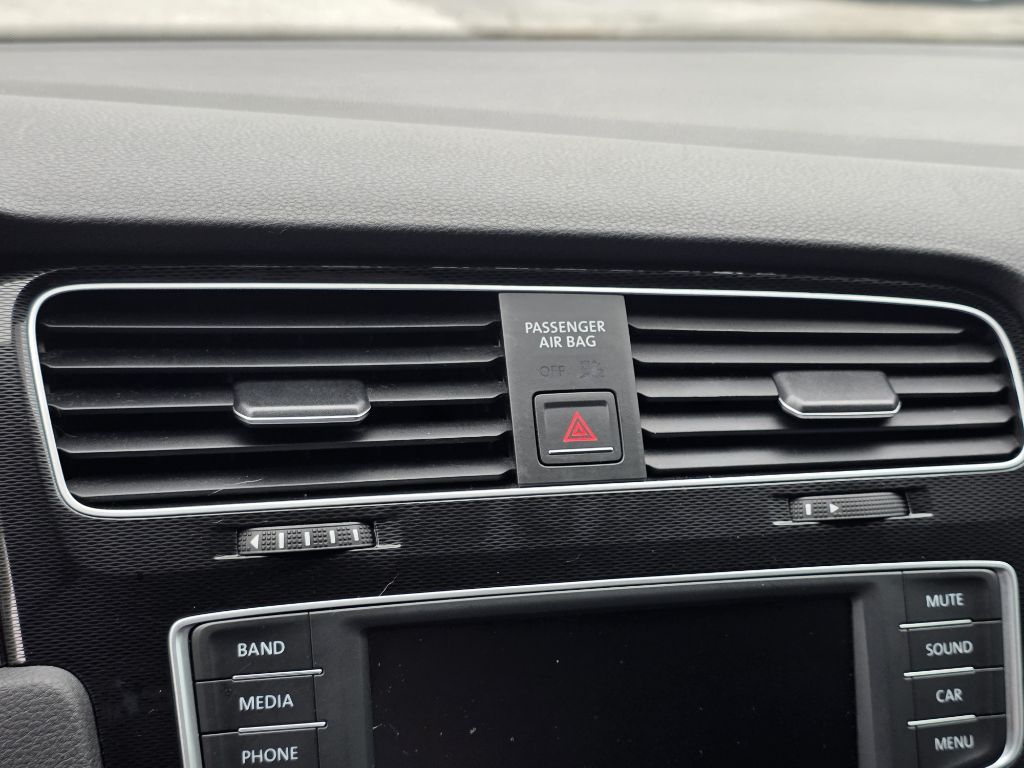 Photo 30 of this VOLKSWAGEN GTI