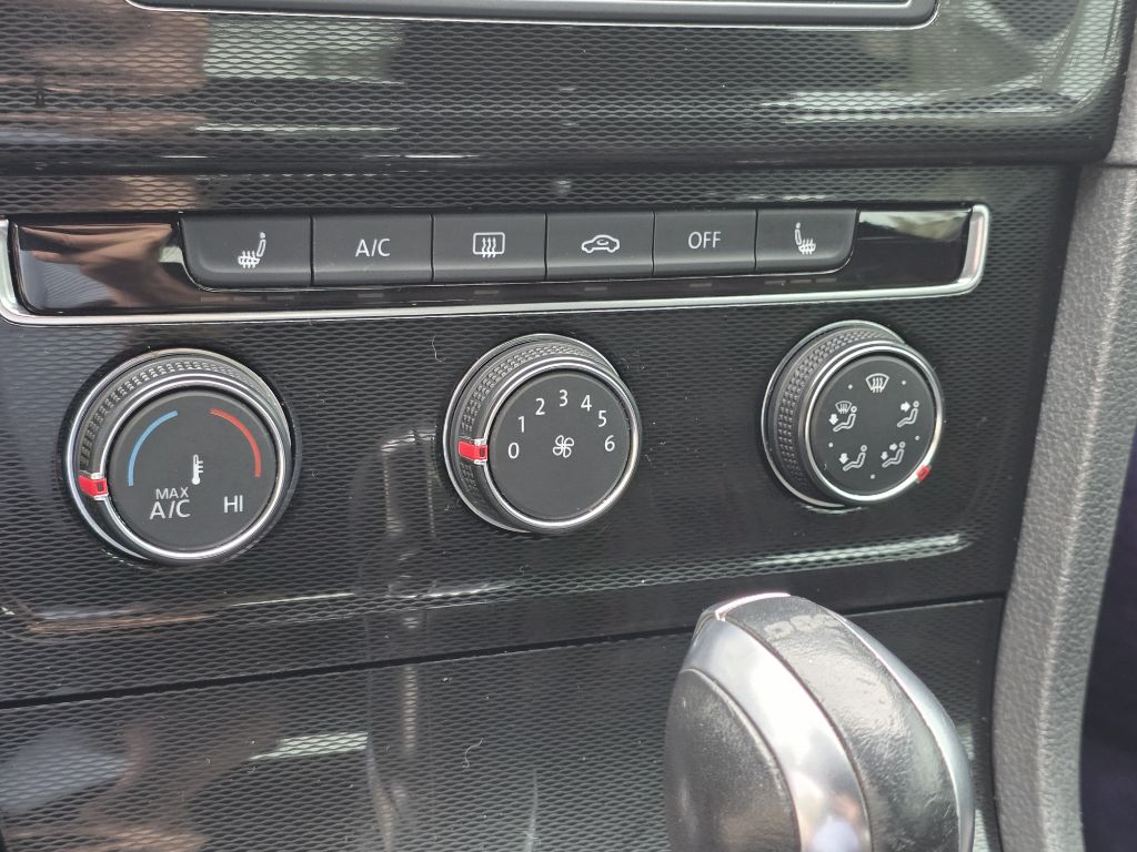 Photo 32 of this VOLKSWAGEN GTI