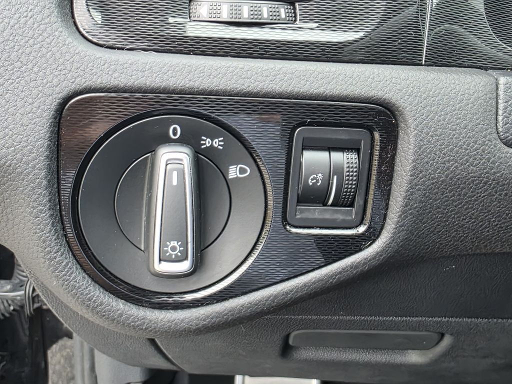 Photo 25 of this VOLKSWAGEN GTI
