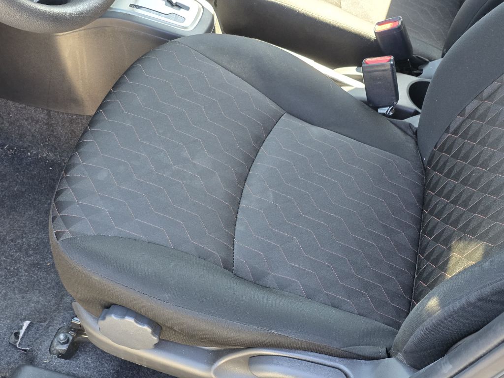 Photo 11 of this MITSUBISHI MIRAGE