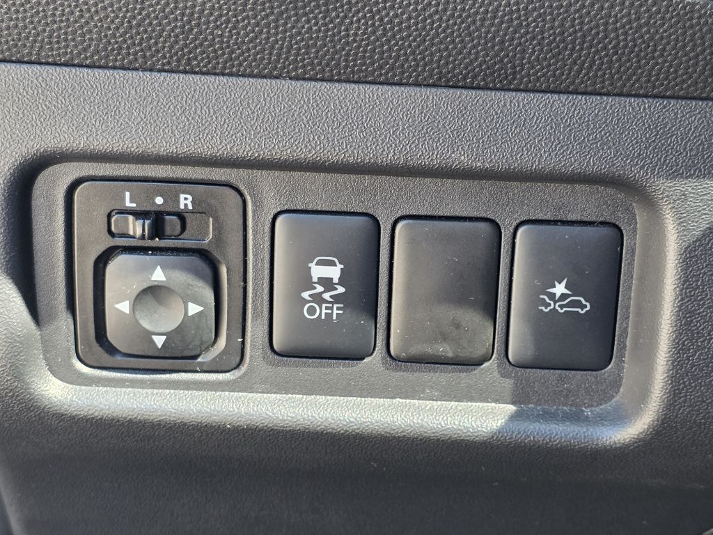 Photo 22 of this MITSUBISHI MIRAGE