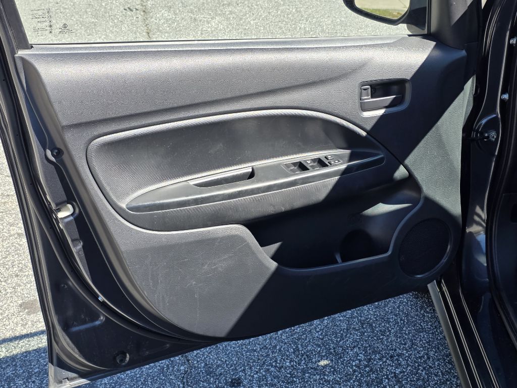 Photo 9 of this MITSUBISHI MIRAGE