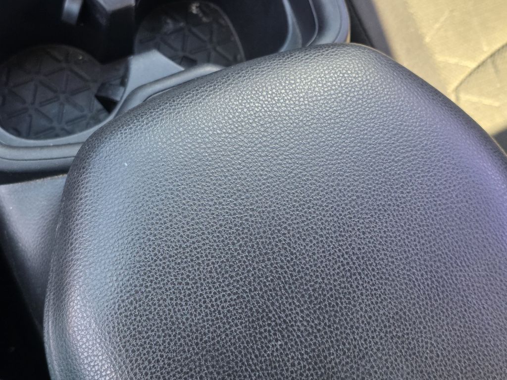 Photo 29 of this TOYOTA RAV4
