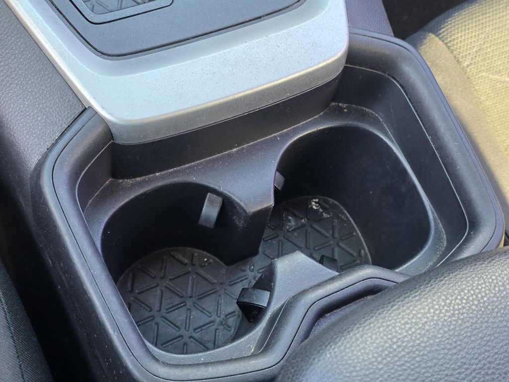 Photo 28 of this TOYOTA RAV4