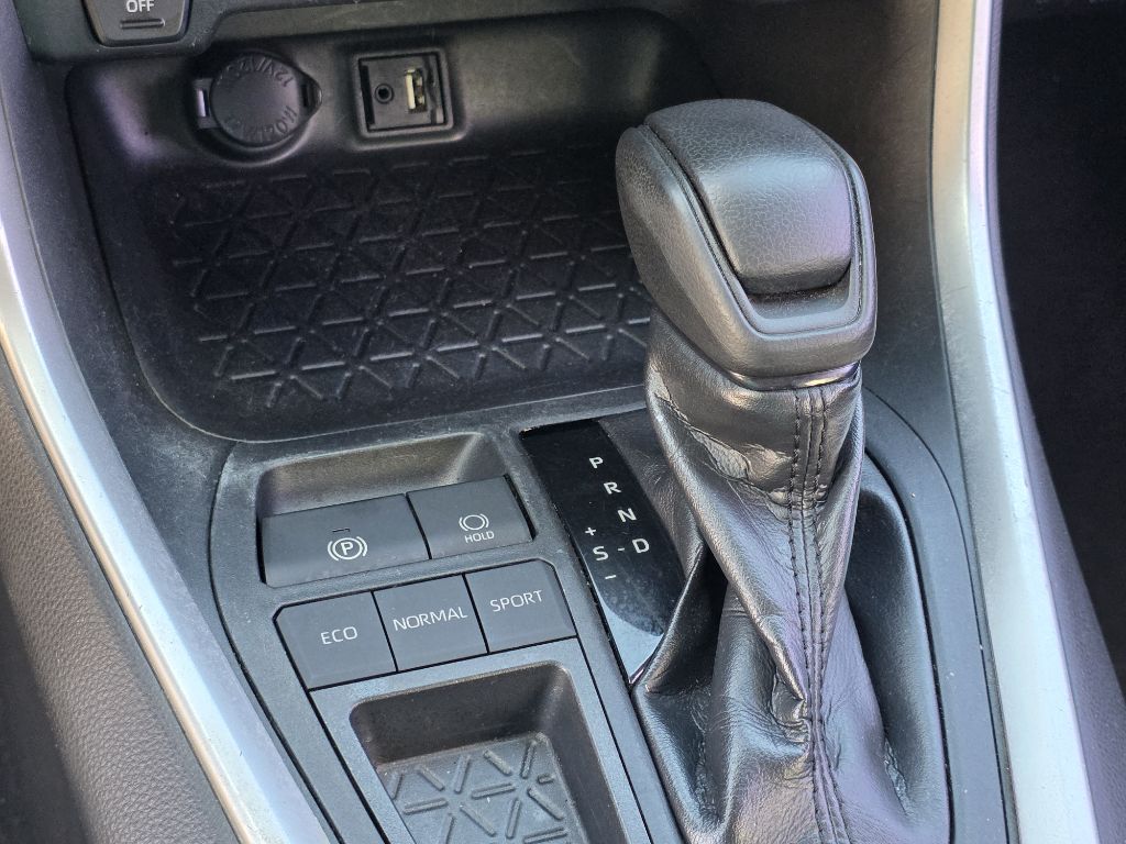 Photo 27 of this TOYOTA RAV4