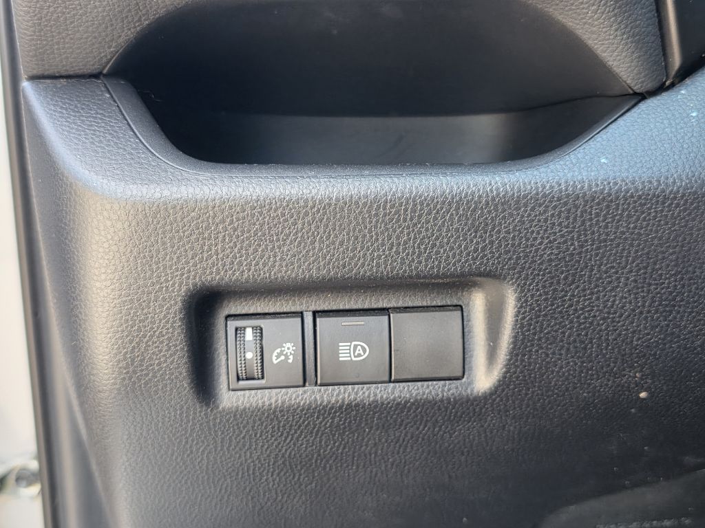 Photo 21 of this TOYOTA RAV4
