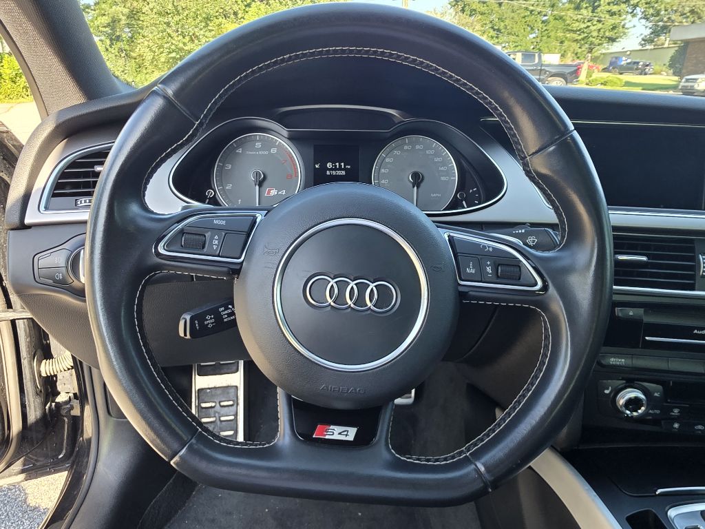 Photo 26 of this AUDI S4
