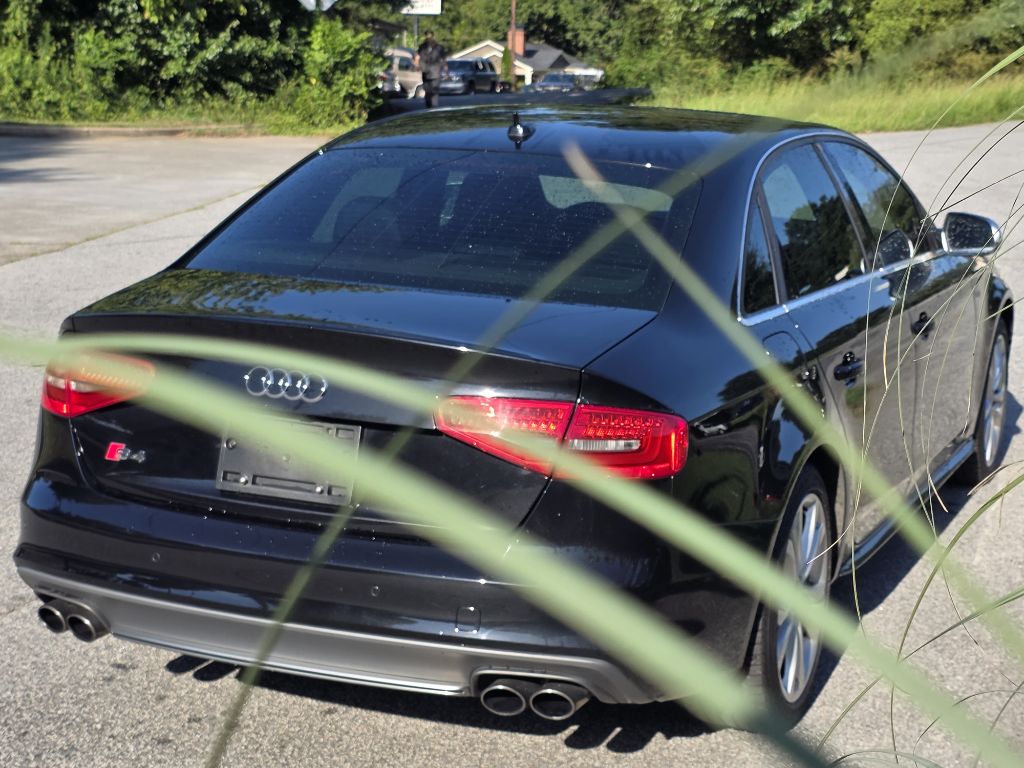 Photo 5 of this AUDI S4