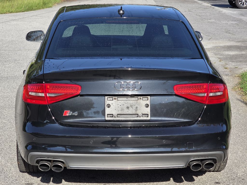 Photo 4 of this AUDI S4