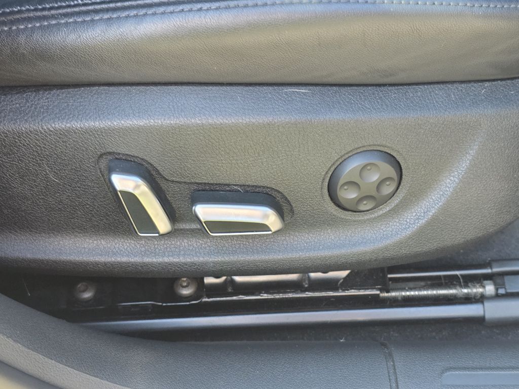 Photo 21 of this AUDI S4