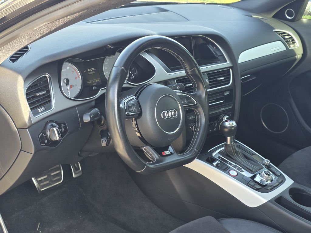 Photo 14 of this AUDI S4