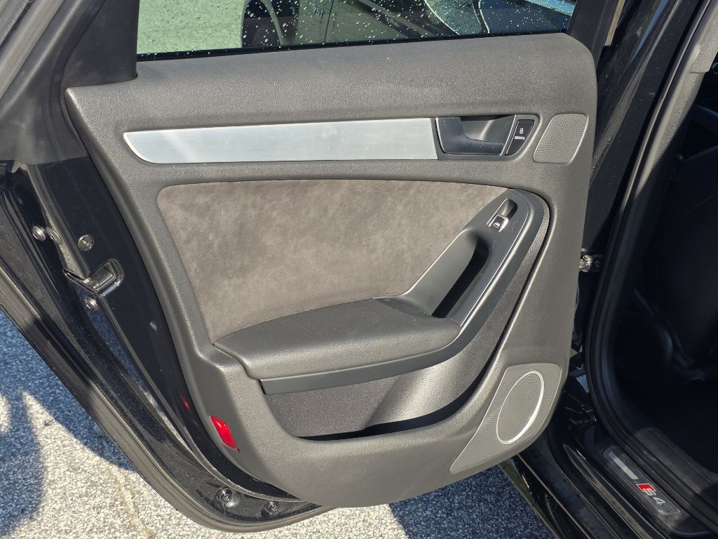 Photo 15 of this AUDI S4