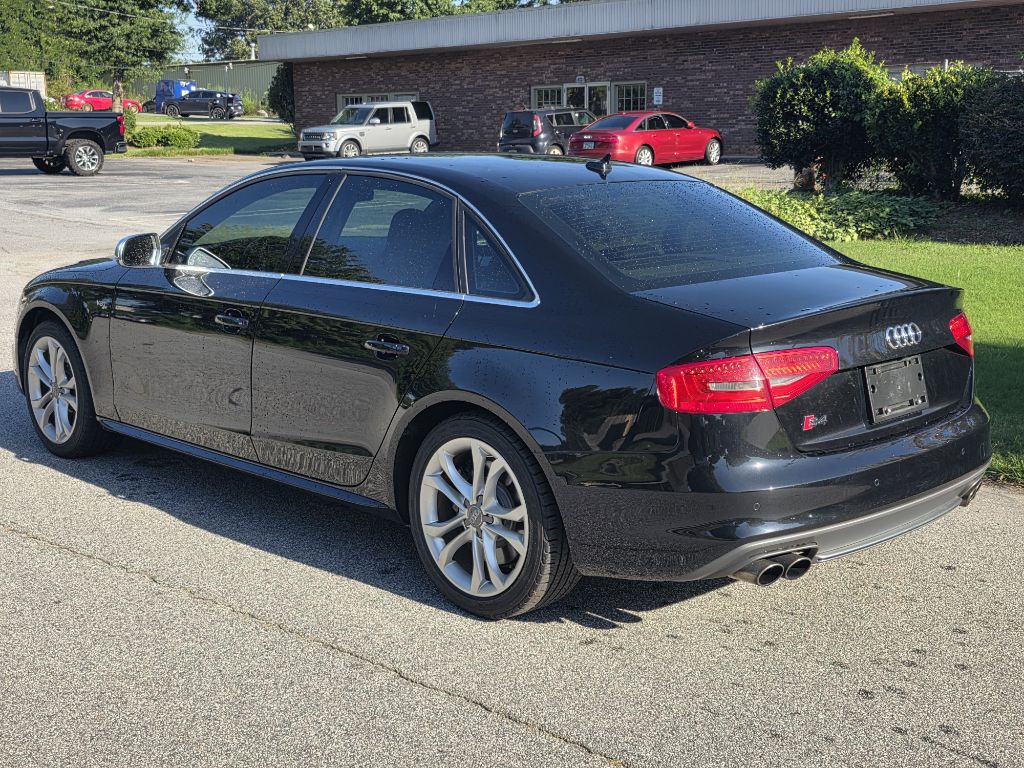 Photo 3 of this AUDI S4