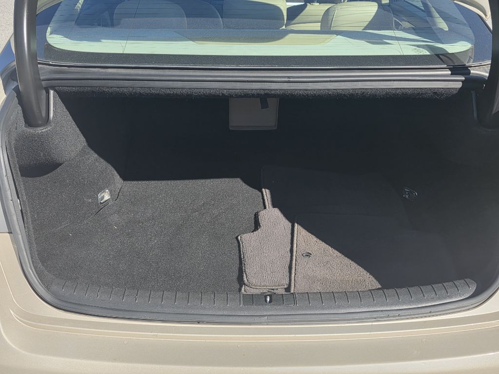 Photo 16 of this HYUNDAI GENESIS